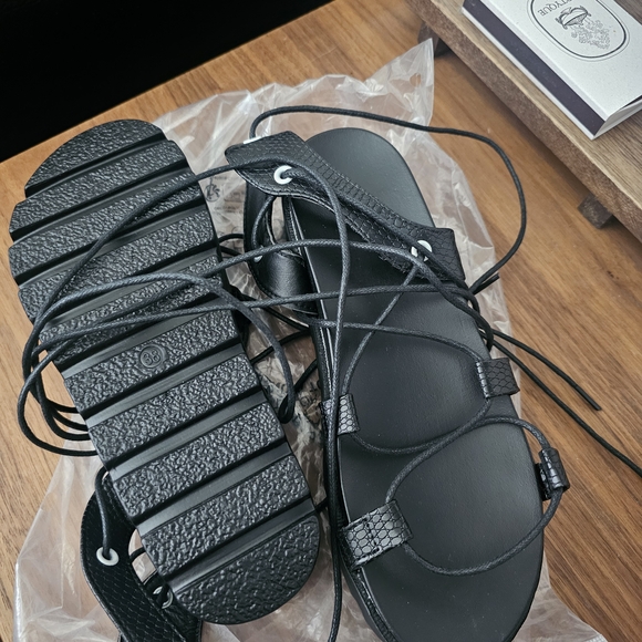 SHEIN Black Gladiator Sandals with Lace-Up Design - Picture 4 of 4